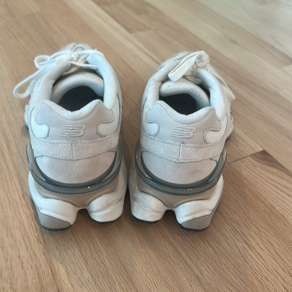 New Balance 9060 - Picture 3 of 5
